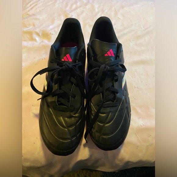 Adidas ladies soccer cleats - Picture 2 of 6